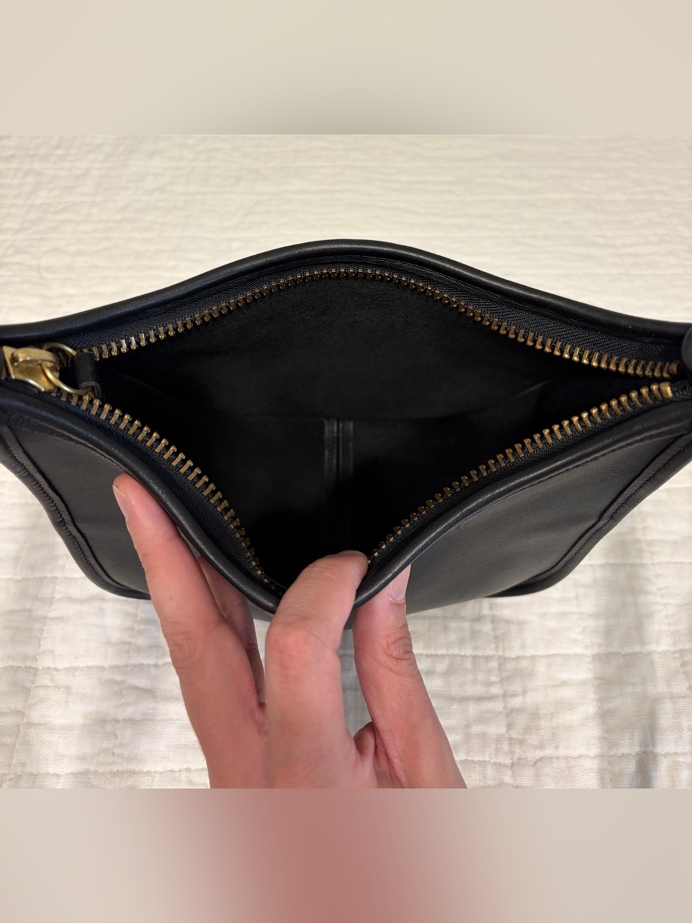 Vintage Coach Janice’s Legacy Bag (#9950) Black Leather with Brass Hardware - Picture 10 of 14